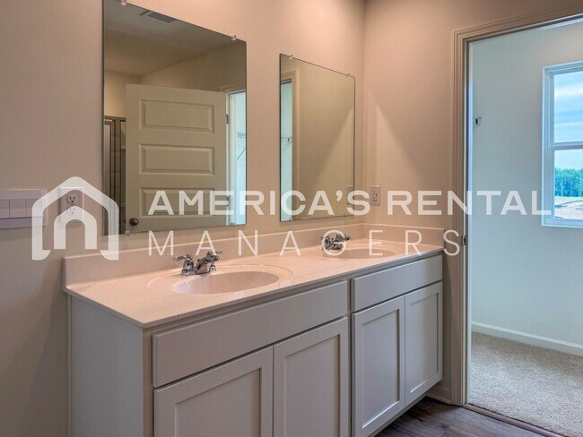 Building Photo - 11562 McCord Ln