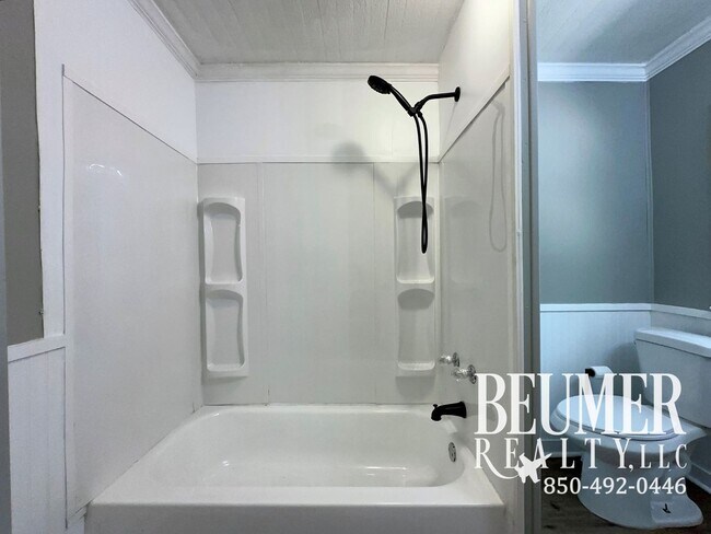 Building Photo - Charming + affordable 1/br 1/ba Cottage fo...