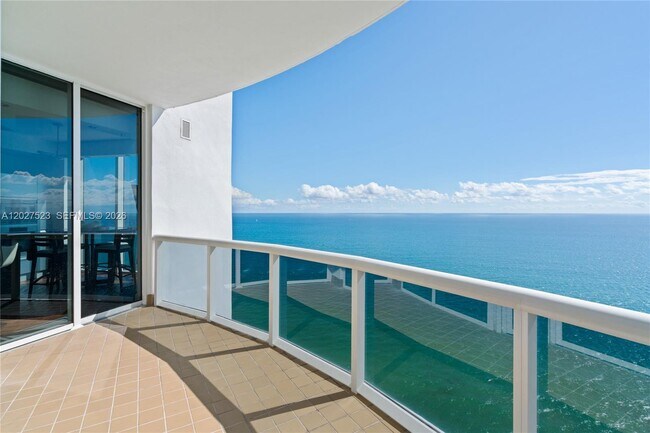 Building Photo - 18201 Collins Ave