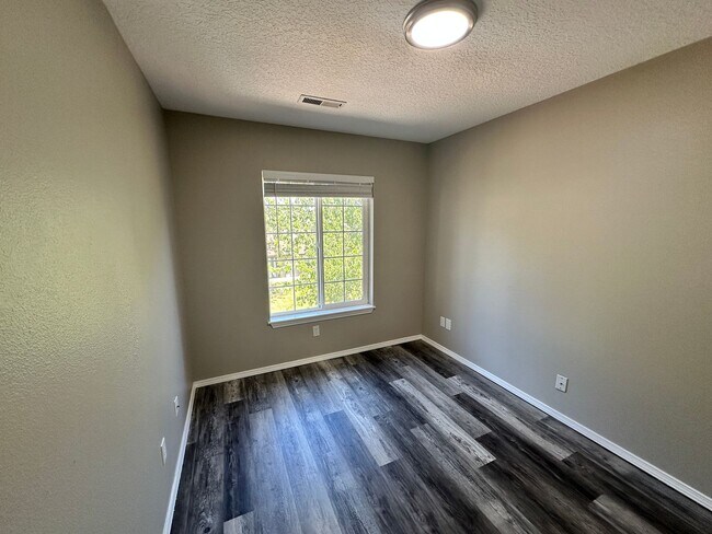 Building Photo - Lydia Court Duplex