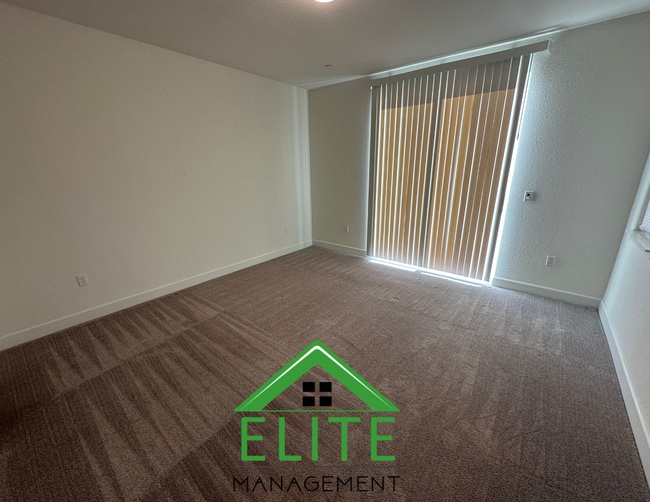 Building Photo - Spacious 5-Bedroom Home with Private In-La...