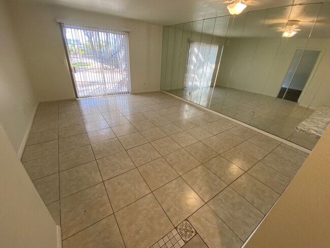 Building Photo - MOVE IN SPECIAL WITH THIS BEAUTIFUL 2 BEDROOM 2 BATHROOM CONDO IN GATED COMMUNITY