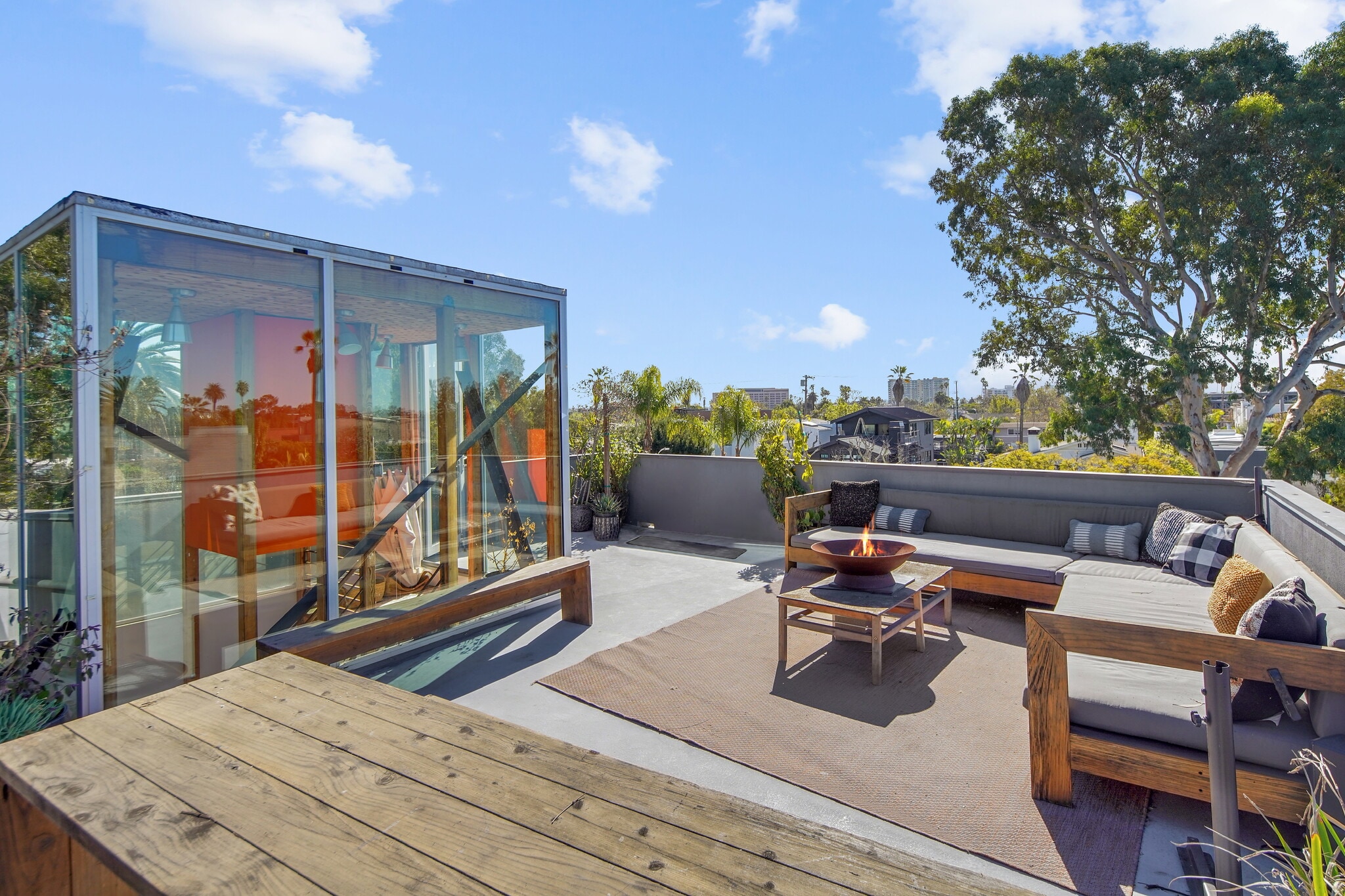 Building Photo - 1564 Cabrillo Ave