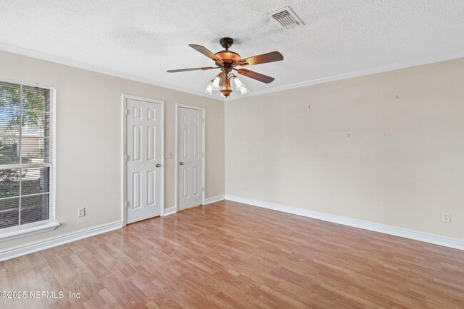 Building Photo - 9960 Moorings Dr