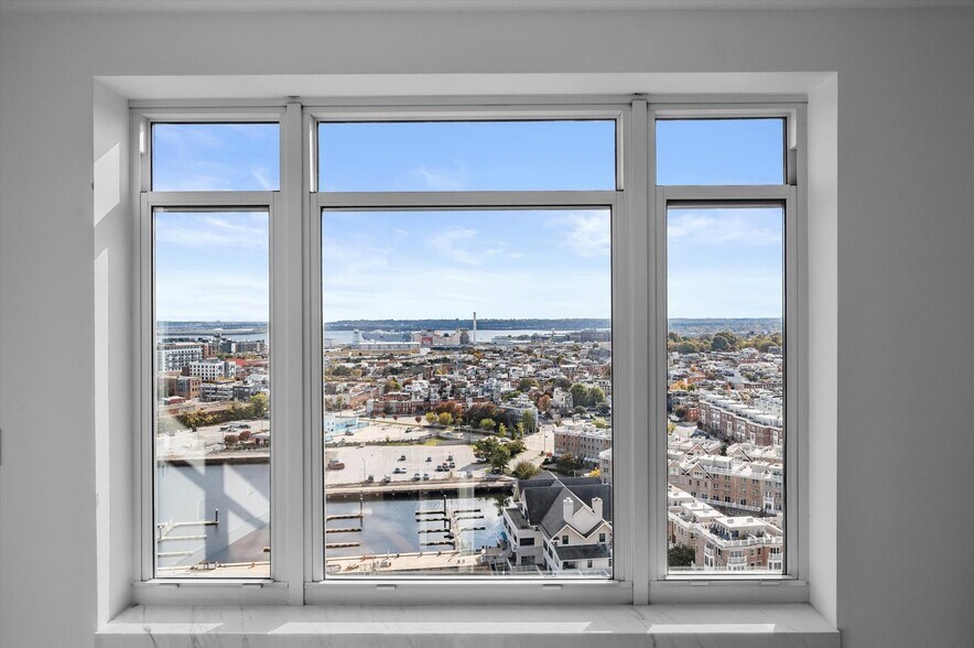 Building Photo - 100 Harborview Dr