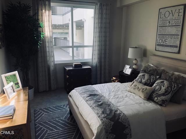 Building Photo - 300 W 9th St