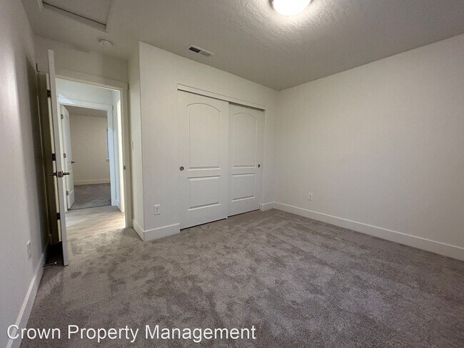 Building Photo - 3 br, 2 bath House - 10501 Chinook Dr.