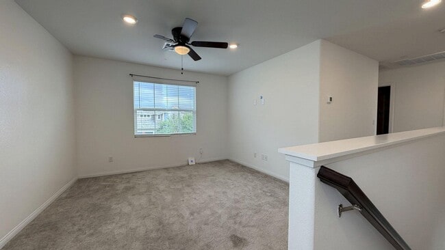 Building Photo - 1685 Camellia Ln