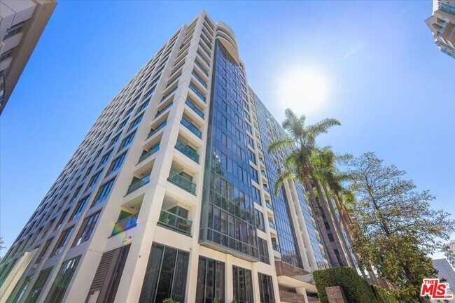 Building Photo - 10724 Wilshire Blvd
