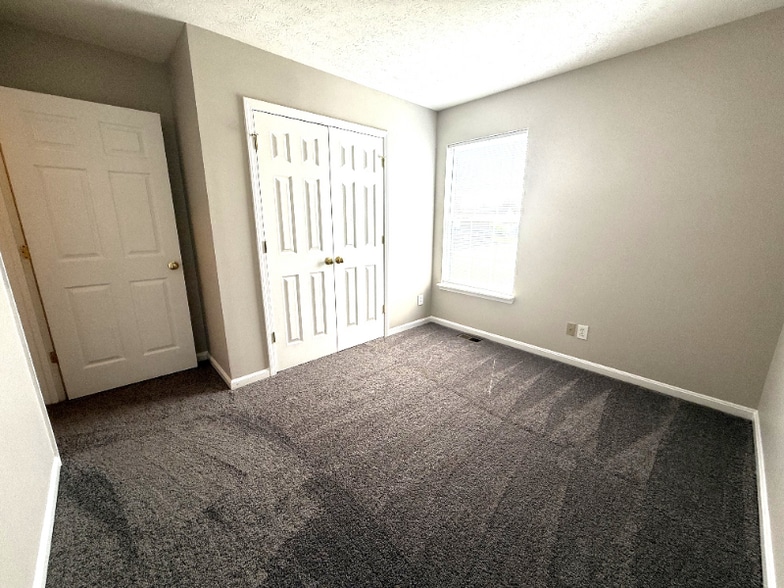 Building Photo - 12806 Lost Hill Walk