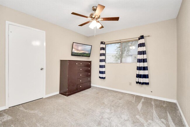Building Photo - 1207 Martingale Ct