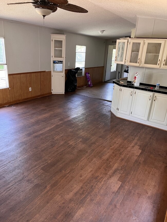 Building Photo - 208 W 43rd St