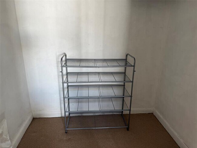 Building Photo - 412 S Cypress Rd