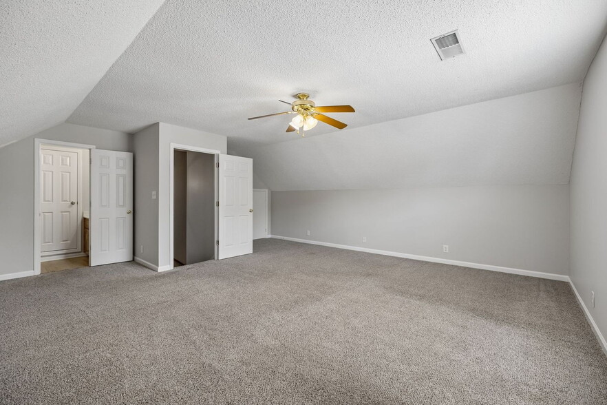 Building Photo - 3708 Kendra Ct N