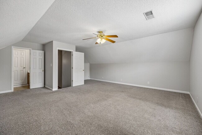Building Photo - 3708 Kendra Ct N