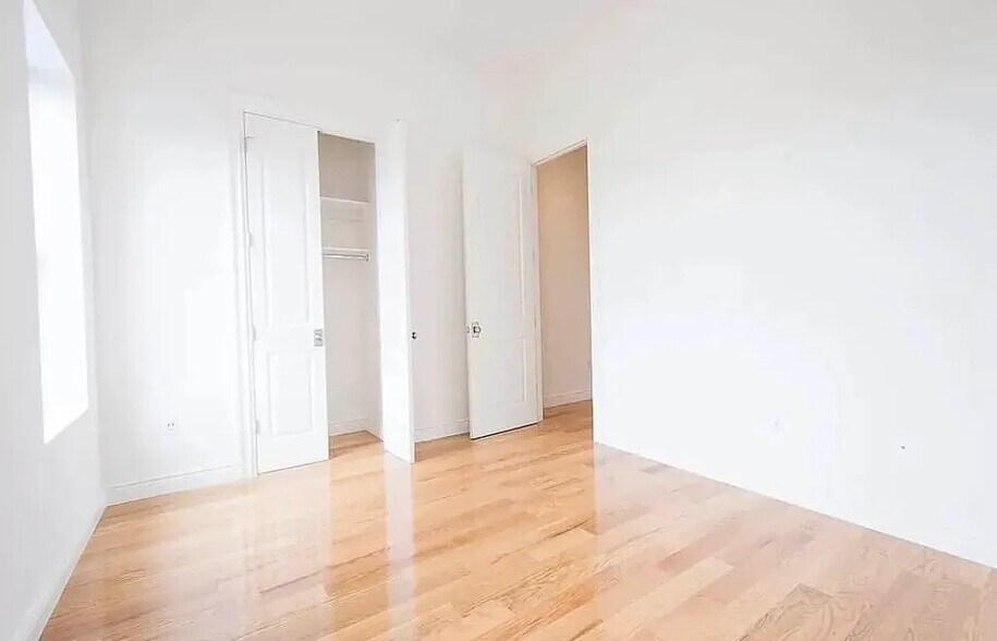 Building Photo - 319 Lincoln Pl