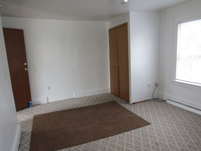 Building Photo - 663 Locust St