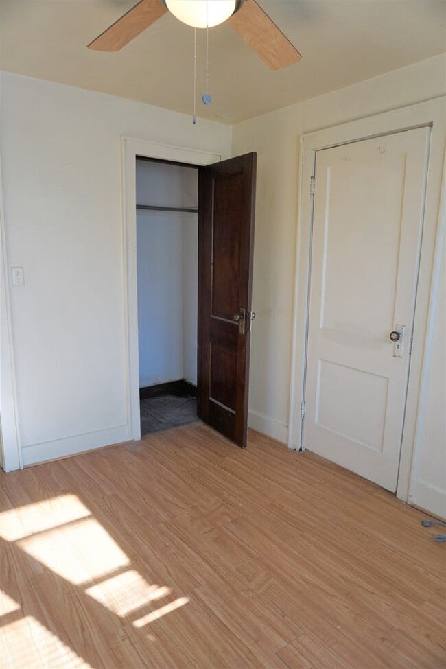 Building Photo - 523 SW 26