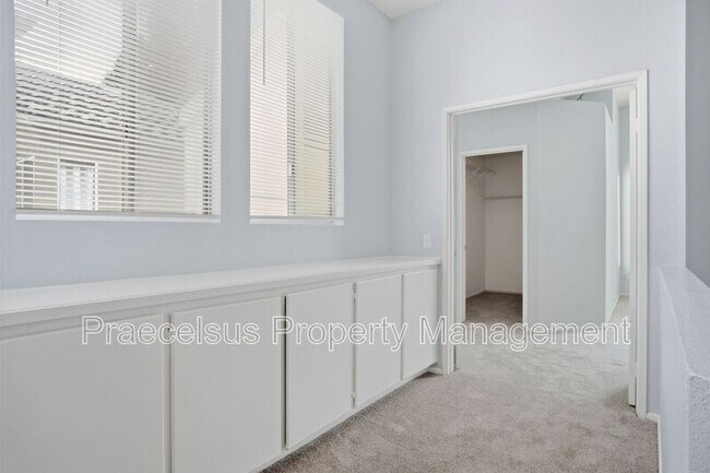 Building Photo - 1389 Serena Cir