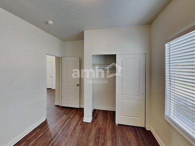 Building Photo - 8073 S Madison Nan Dr