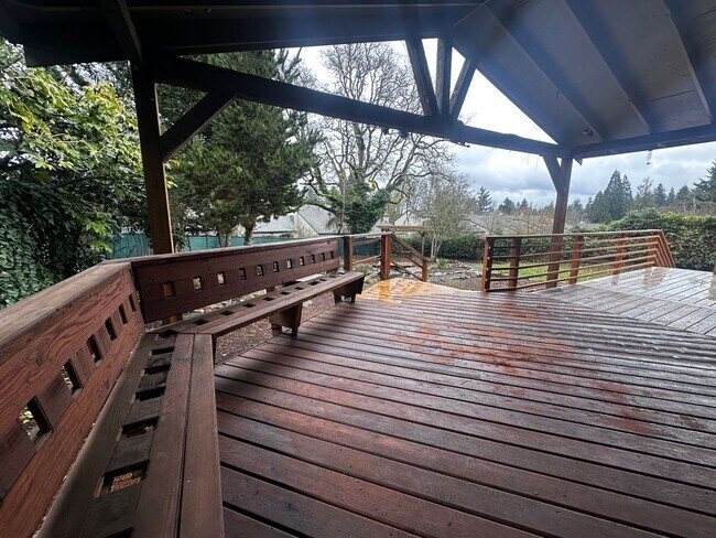 Building Photo - *Coming soon* 3 Bedroom 1.5 Bath Single Family Home