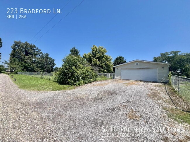 Building Photo - 223 Bradford Ln