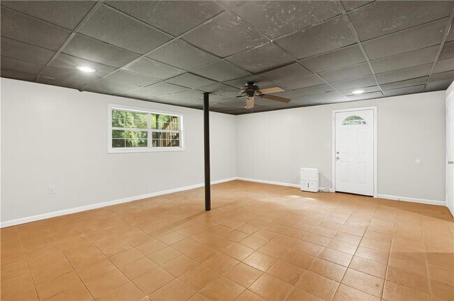 Building Photo - 3447 Kingswood Run