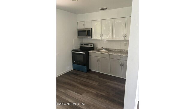 Primary Photo - 1265 W 26th St
