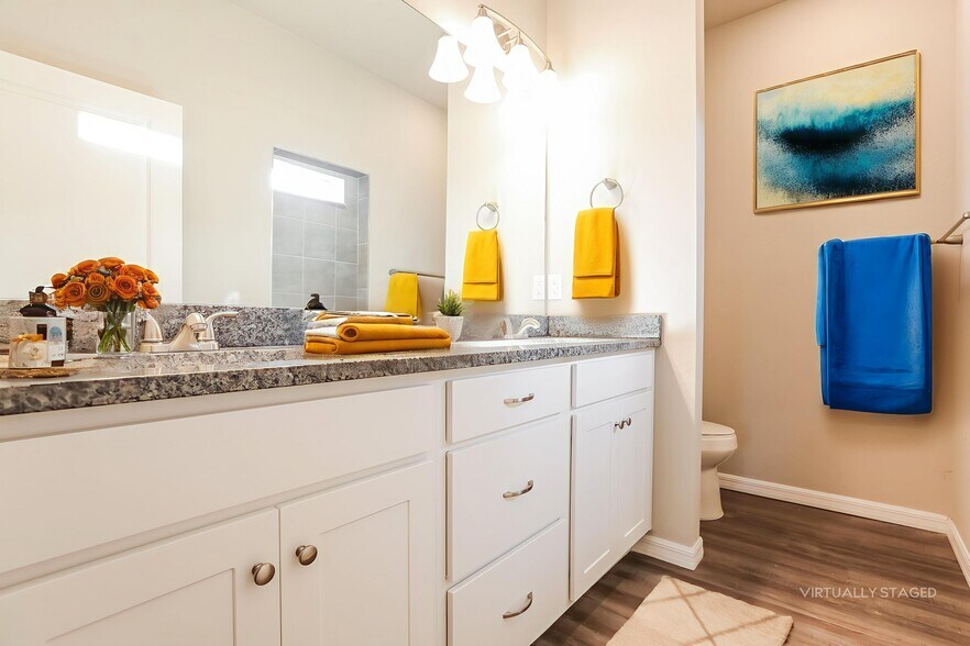 Building Photo - 5233 Cillette Ave