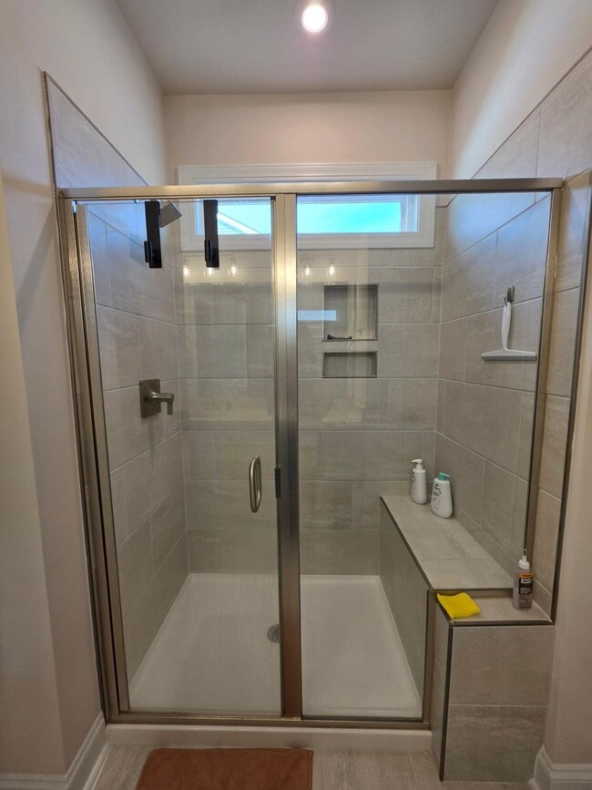 Building Photo - 3360 Rustic Dr