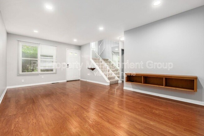 Building Photo - 1340 Baja Ln