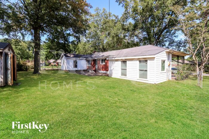 Building Photo - 4205 Charleswood Rd