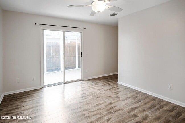 Building Photo - 1329 Cove Landing Dr