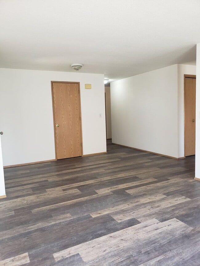 Building Photo - Charming Ranch-Style Home – 3 Bedroom, 2 Bath