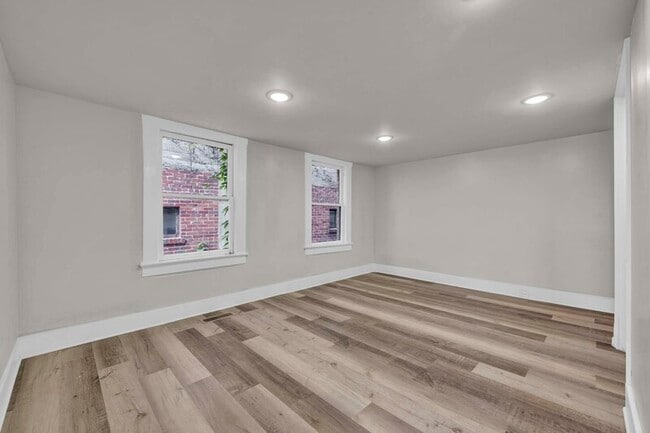 Building Photo - 1230 29th St S