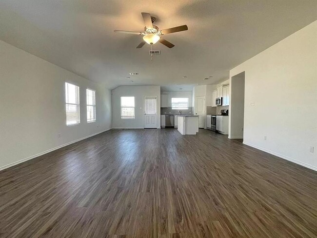 Building Photo - 104 Ulmus St