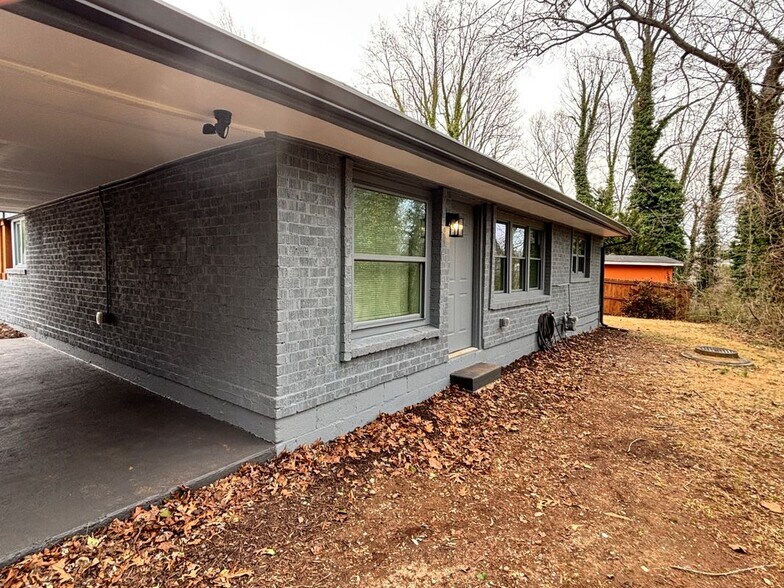 Building Photo - 1739 Carter Cir