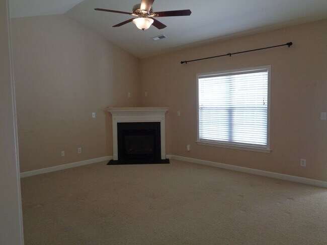 Building Photo - Kernersville Location-3 Bedroom House