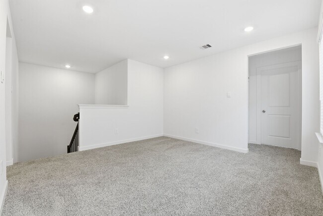 Building Photo - 3534 Blue Mockingbird St