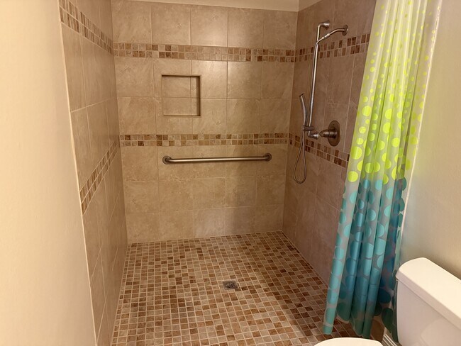 Building Photo - 17340 Vutera Dr