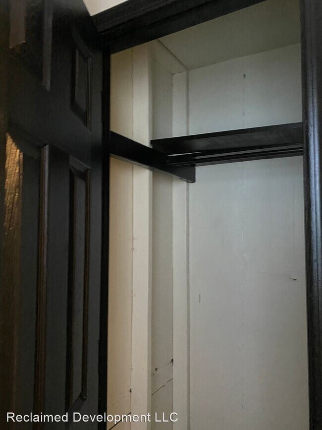 Building Photo - 2 br, 1 bath House - 214 West 5th Street