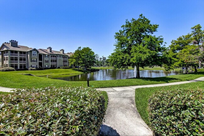 Building Photo - 800 Ironwood Dr
