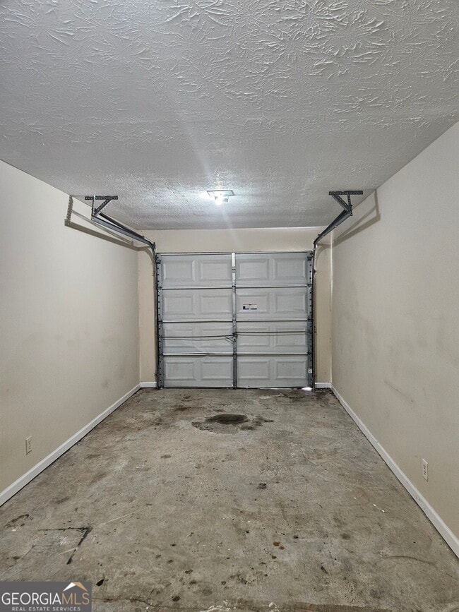 Building Photo - 2096 Hilda Burns Pl