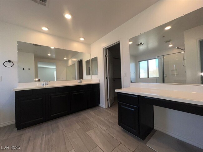 Building Photo - 3212 Daffodil Ridge St