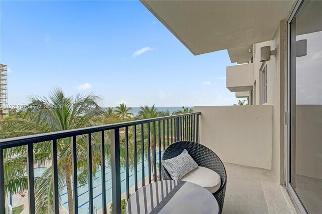 Building Photo - 9273 Collins Ave