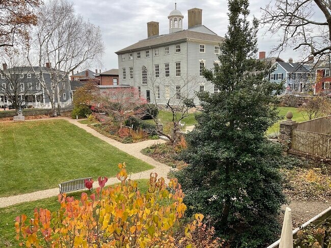 Building Photo - 26 Summer St