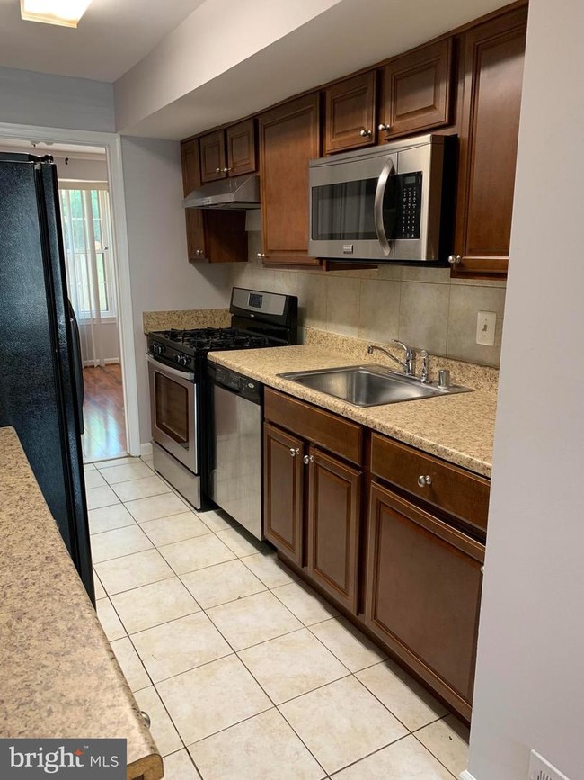 Building Photo - 12603 English Orchard Ct