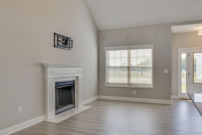 Building Photo - 207 Jesse Dr