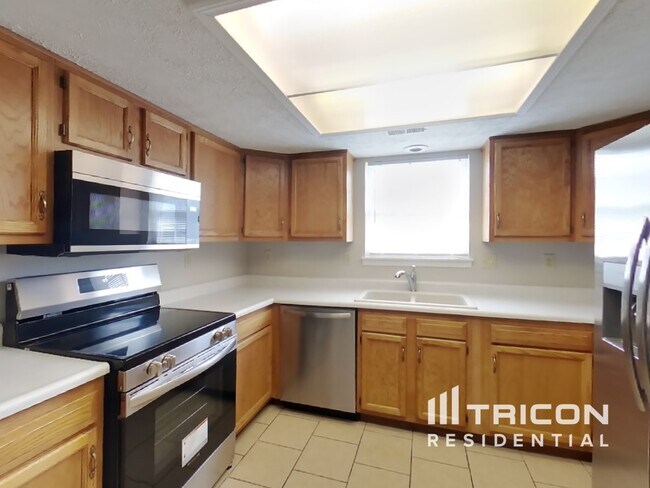 Building Photo - 12115 Mockernut Ct
