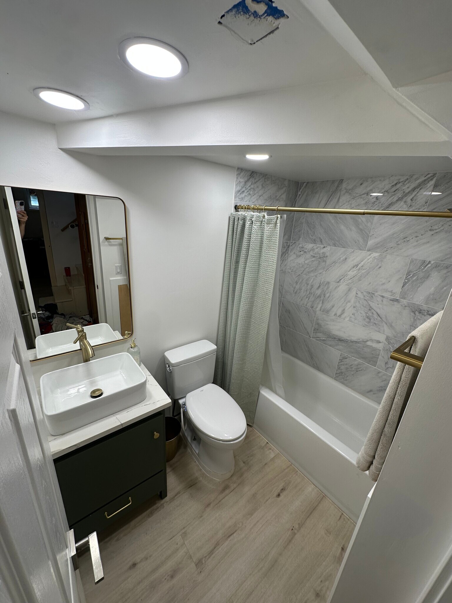 Basement bathroom - 1045 Pacific Ter